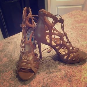 Sexy Jessica Simpson Heels!